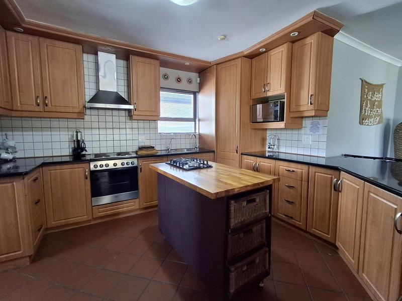 4 Bedroom Property for Sale in Britannia Bay Western Cape